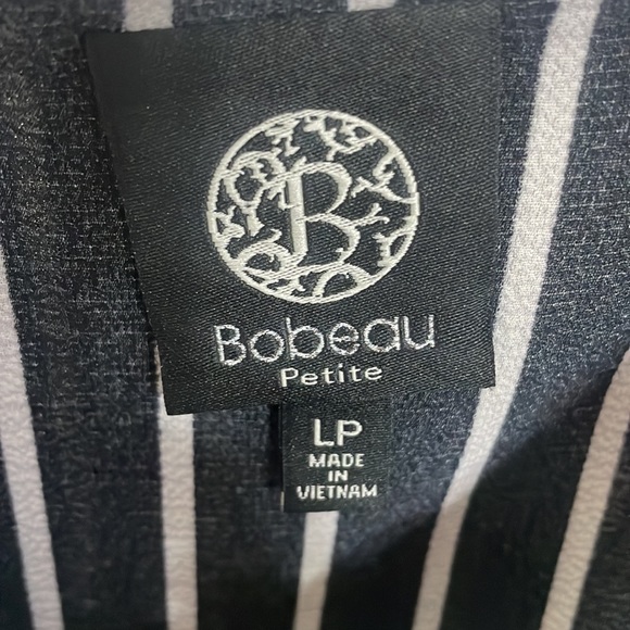 Bobeau Petite Large Black and White Open shoulder top . NEW no tags Never worn - Picture 3 of 5